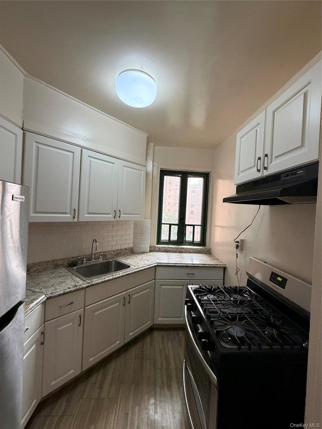Photo of 20 Metropolitan Oval #5E, Bronx, NY 10462 (MLS # 1045892)