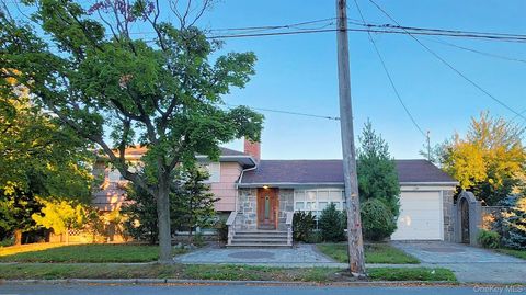 Photo of 90-04 159th Avenue, Howard Beach, NY 11414 (MLS # 919980)