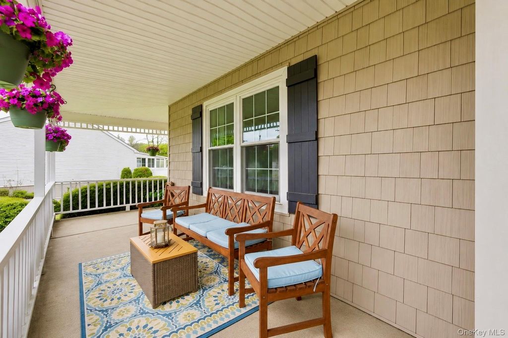 Photo of 6 Lea Avenue, Manorville, NY 11949 (MLS # 1003612)
