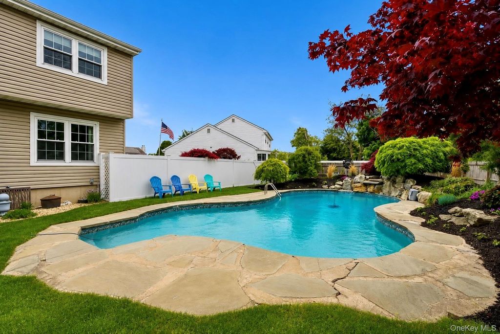 Photo of 6 Lea Avenue, Manorville, NY 11949 (MLS # 1003612)