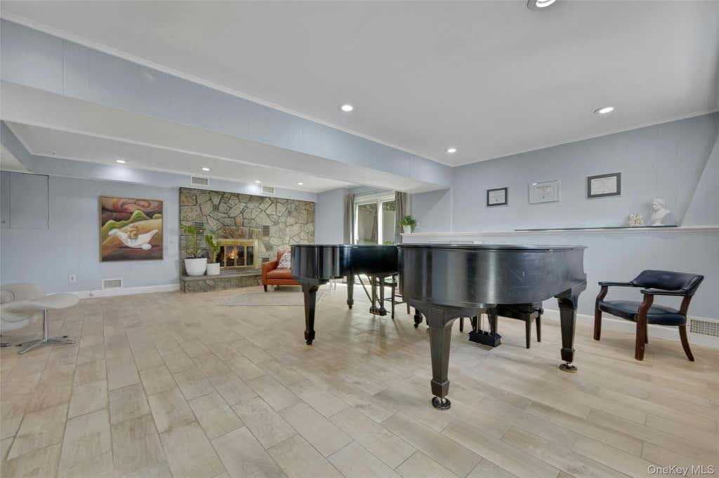 Photo of 14 Russell Place, Dobbs Ferry, NY 10522 (MLS # 1030450)