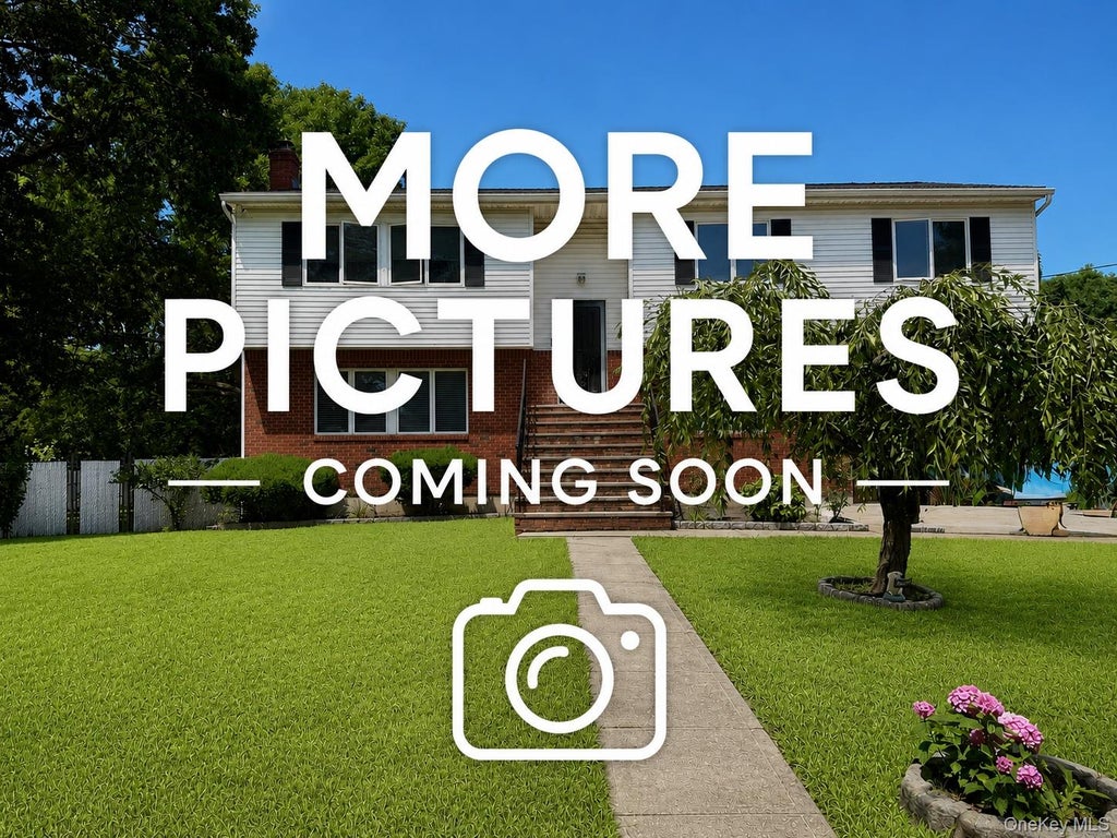 Photo of 15 Islip Street, Holtsville, NY 11742 (MLS # 1028031)