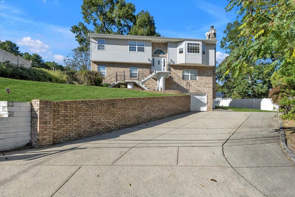 39 ELDER AVE, FARMINGVILLE, NY 11738 - Image dcdfc2fd3ea5a9a4fa8a132ee453010c/1510594793