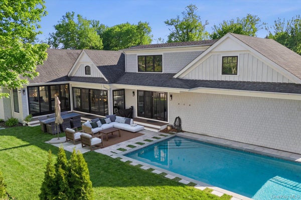 4 POST LN, QUOGUE, NY 11959 - Image dce5c24be1cdba6e1e60e466b06a2af2/2584728731