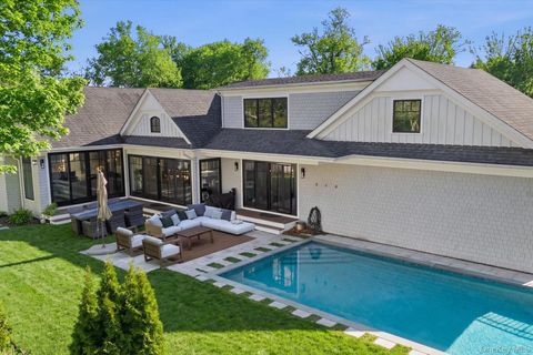 Homes For Sale - 4 Post Lane<br/> Quogue, NY 11959