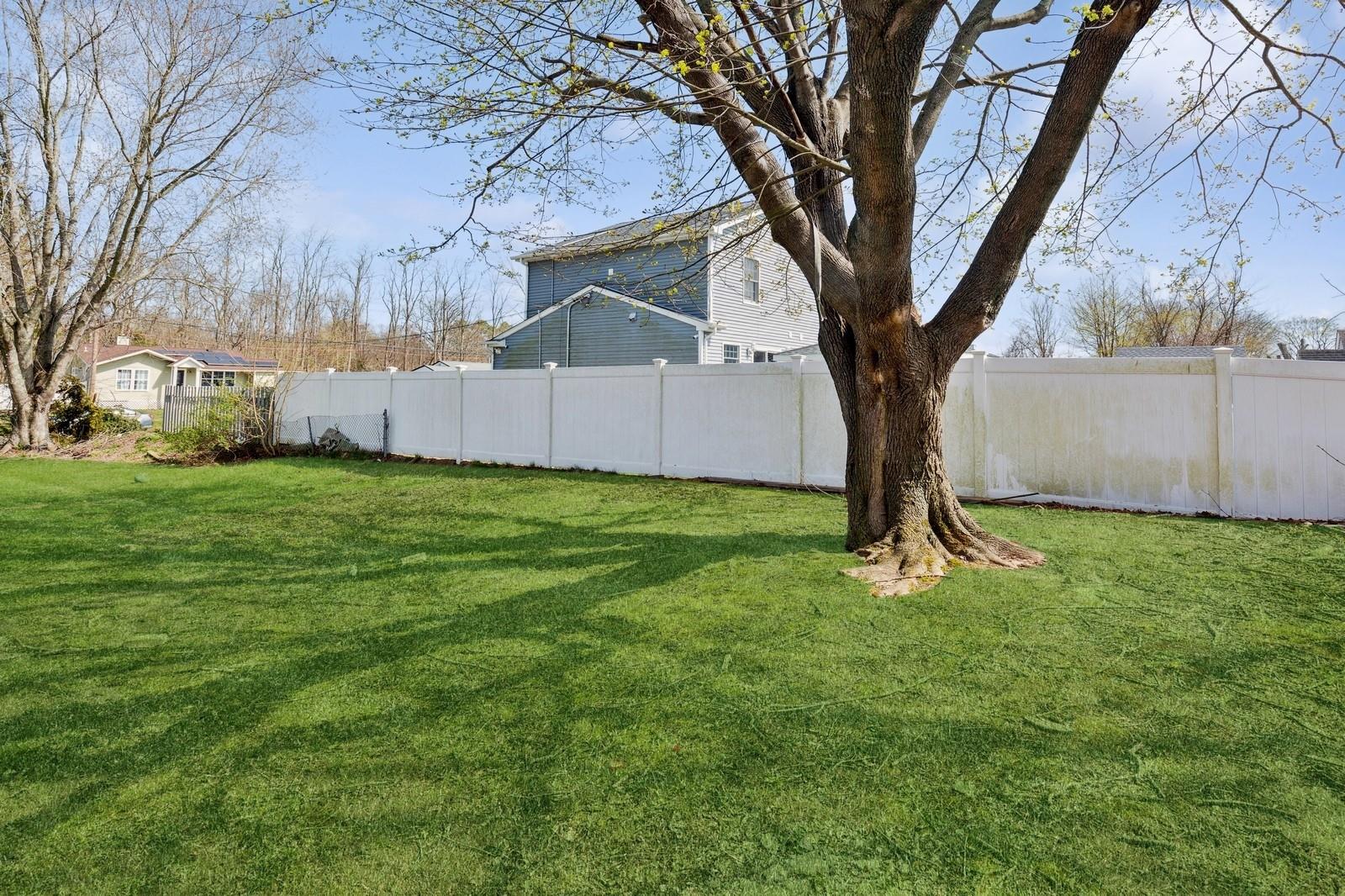 270 Louise Avenue, East Patchogue, New York image 10