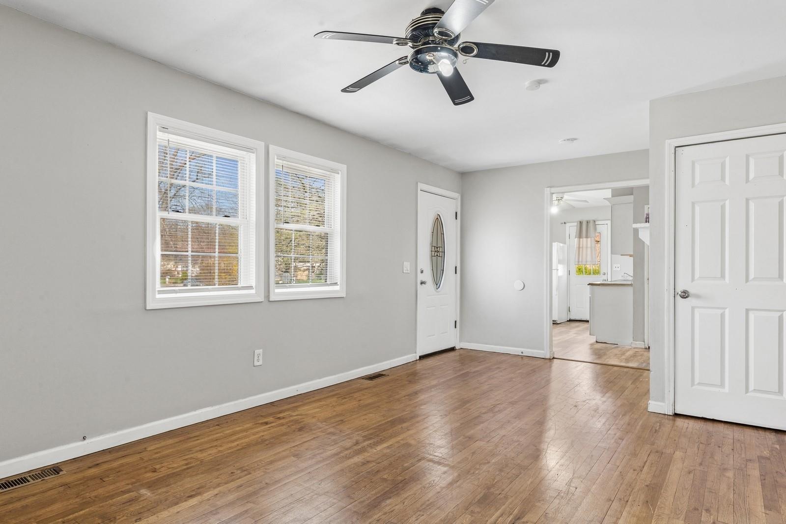 270 Louise Avenue, East Patchogue, New York image 16