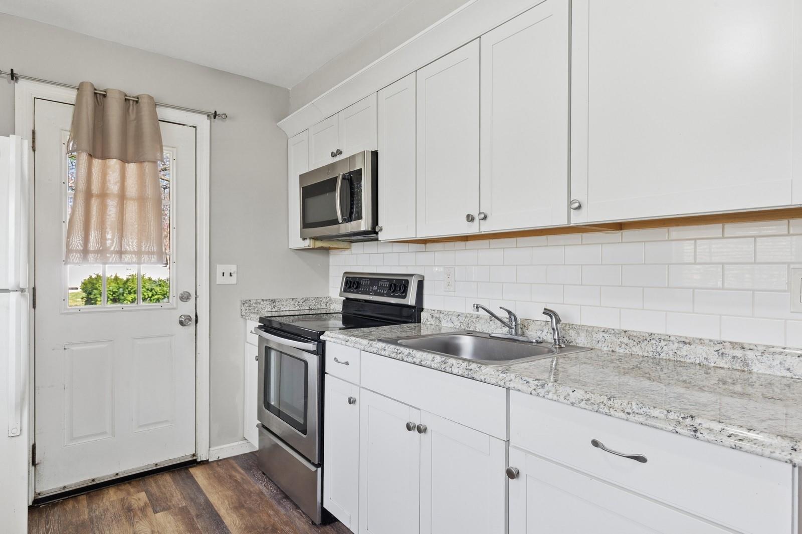 270 Louise Avenue, East Patchogue, New York image 26