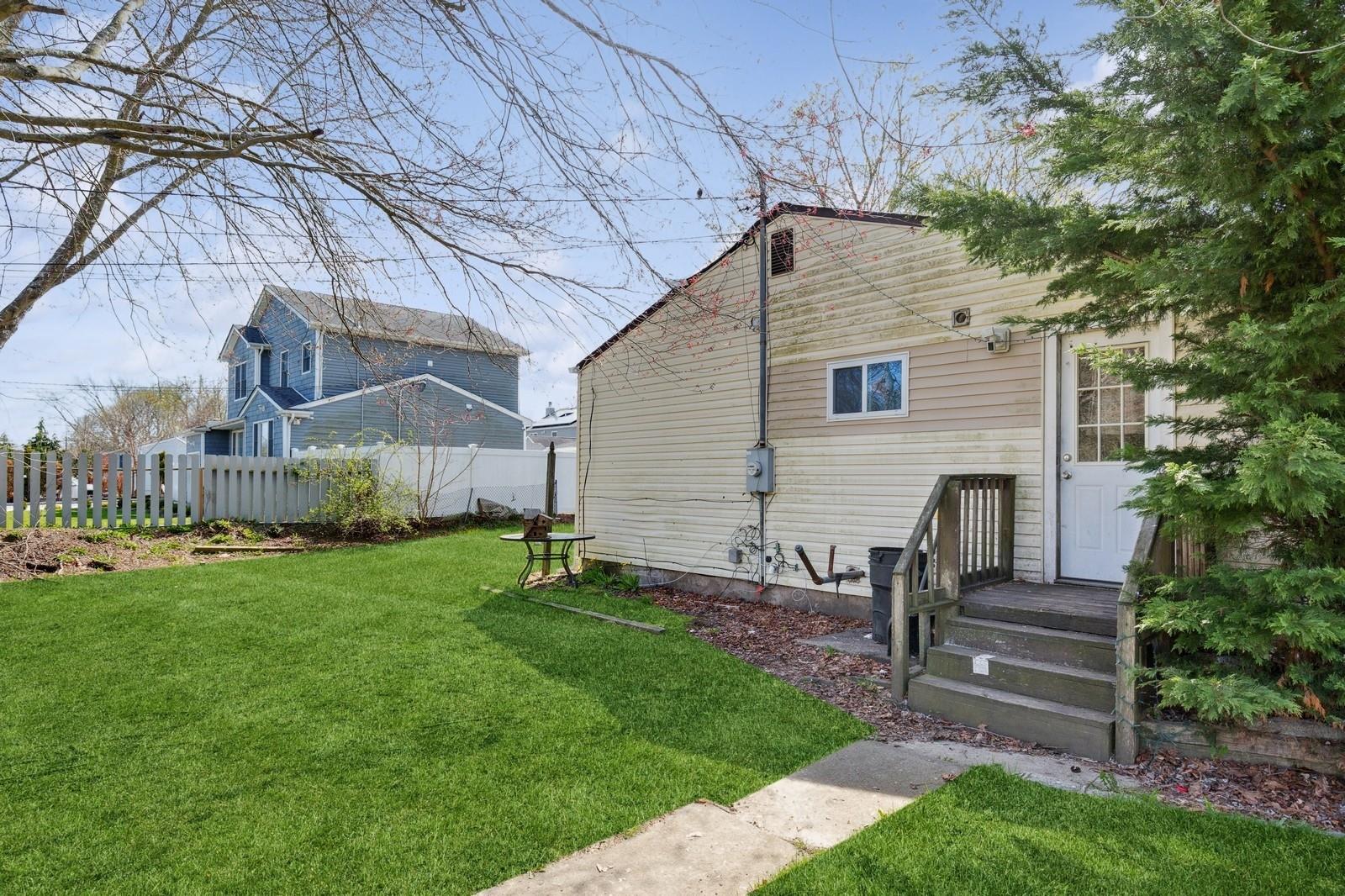 270 Louise Avenue, East Patchogue, New York image 7