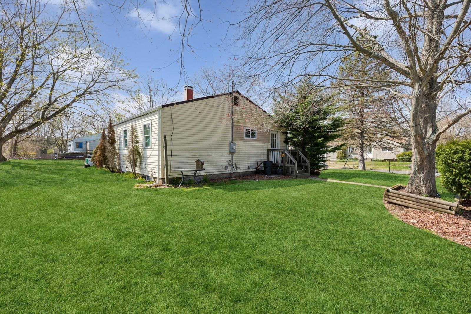 270 Louise Avenue, East Patchogue, New York image 8