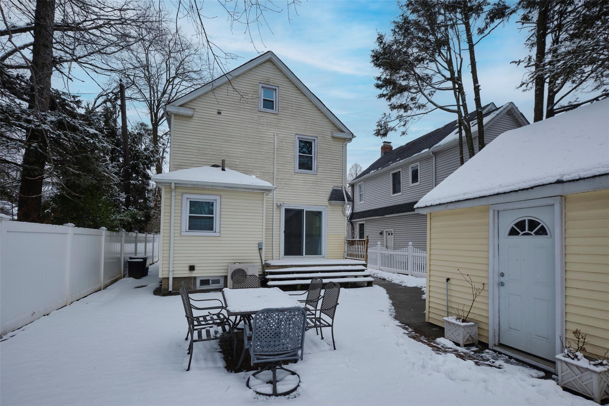255-31 Iowa Road, Great Neck, New York image 17
