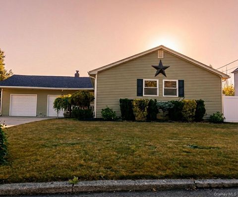 Photo of 1458 Hummel Avenue, Holbrook, NY 11741 (MLS # 964031)