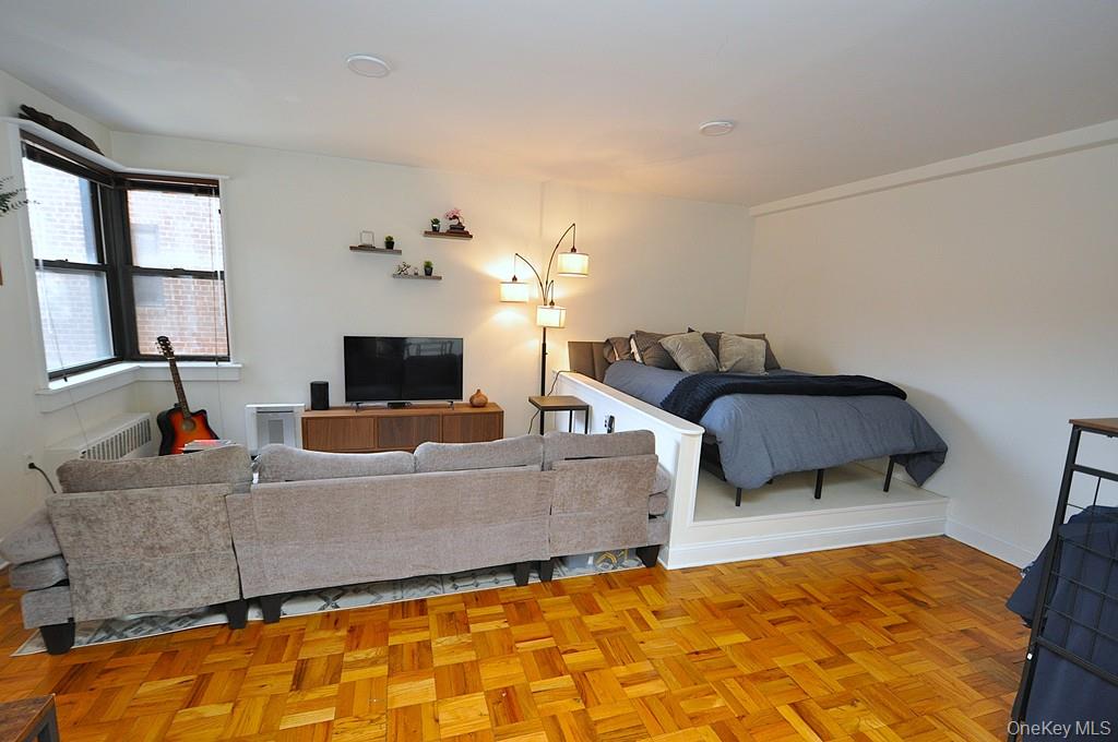 142 Garth Road 1A