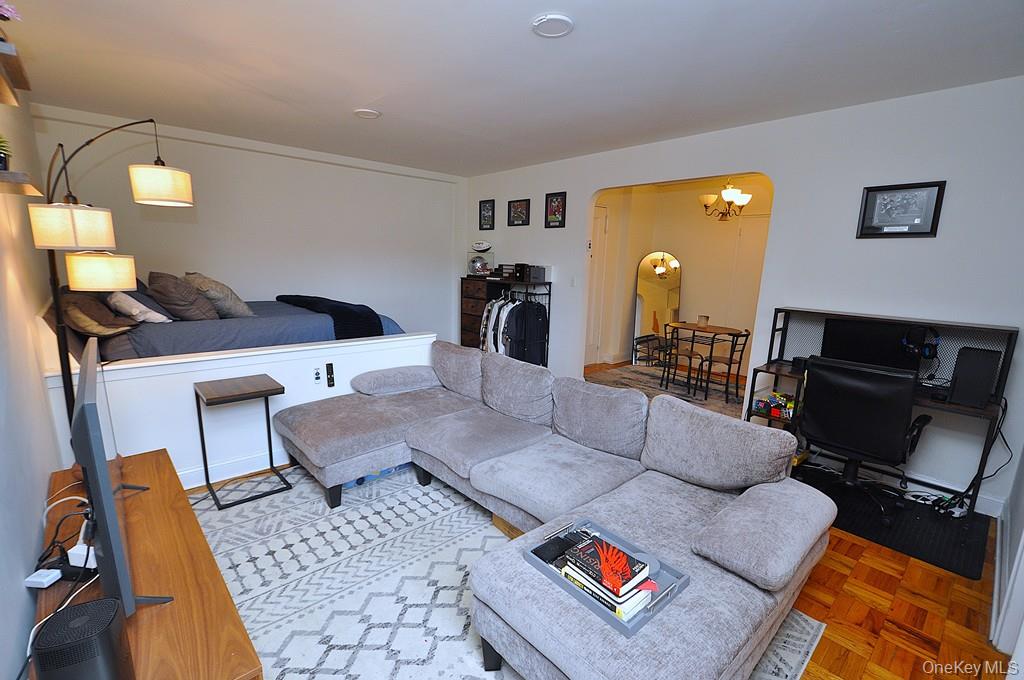 142 Garth Road 1A