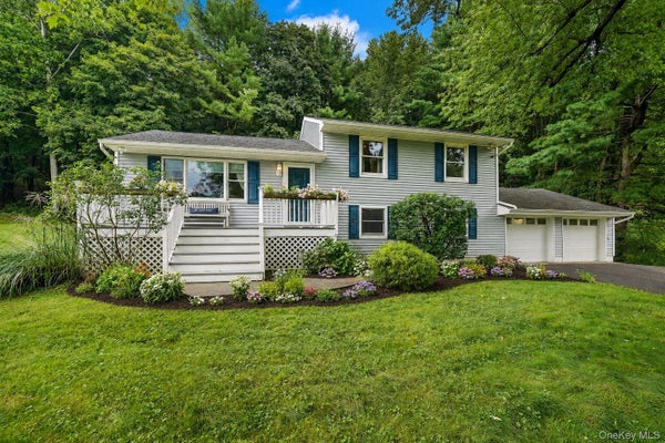 23 WESTVIEW DR, POUGHKEEPSIE, NY 12603 - Image dcfccce2d94a9212a34cb336167fd1d2/584884477