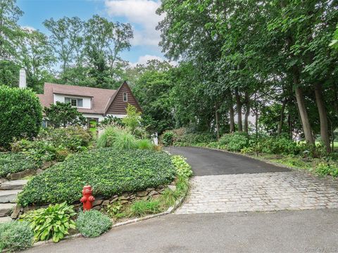 40 Oakland Drive Port Washington NY 11050