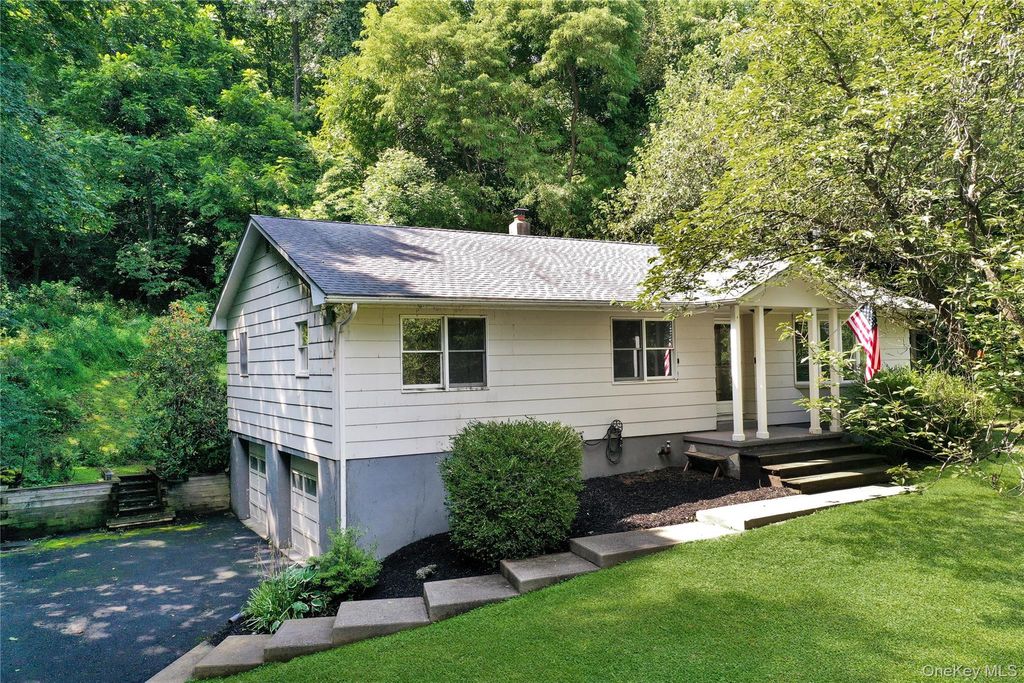 Photo of 18 Stage Road, Pine Island, NY 10969 (MLS # 1004025)