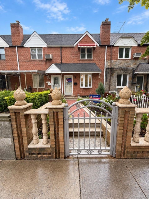 Photo of 107 Branton Street, Brooklyn, NY 11236 (MLS # 1062846)