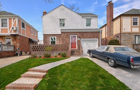 Photo of 73-36 196th Street, Fresh Meadows, NY 11366 (MLS # 986694)