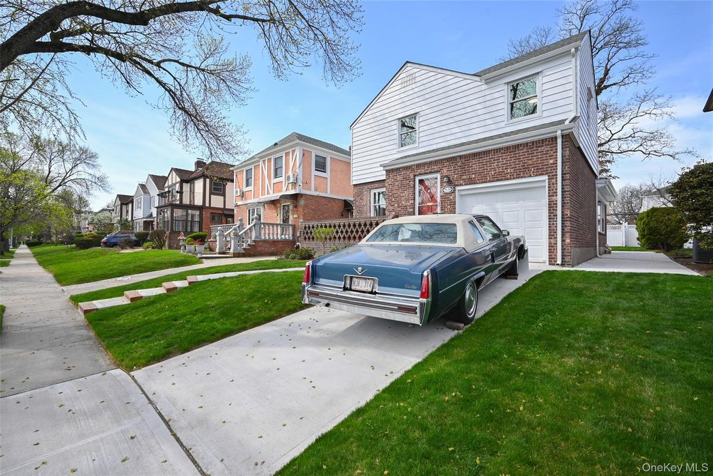 Photo of 73-36 196th Street, Fresh Meadows, NY 11366 (MLS # 986694)