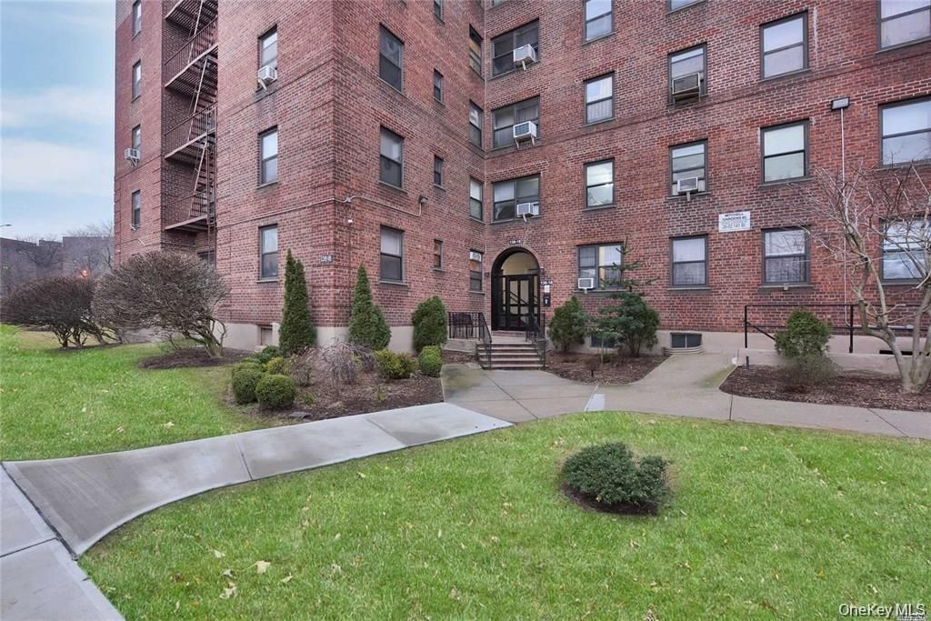 Photo of 26-19 141st Street #1A, Flushing, NY 11354 (MLS # 957165)