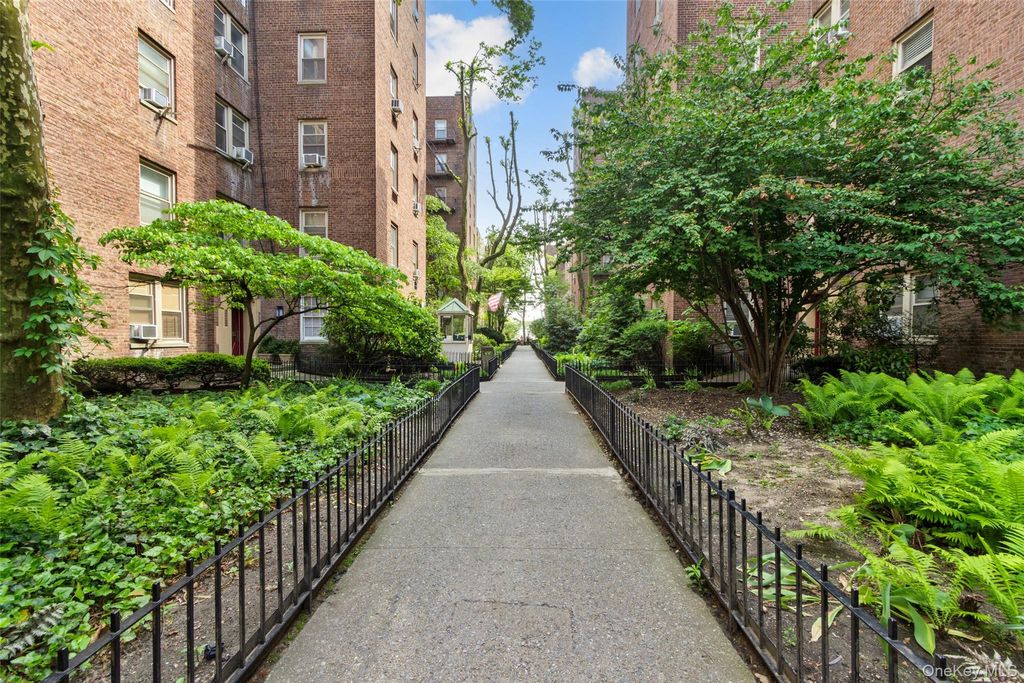 Photo of 43-10 48th Avenue Ave #6R, Woodside, NY 11377 (MLS # 990739)