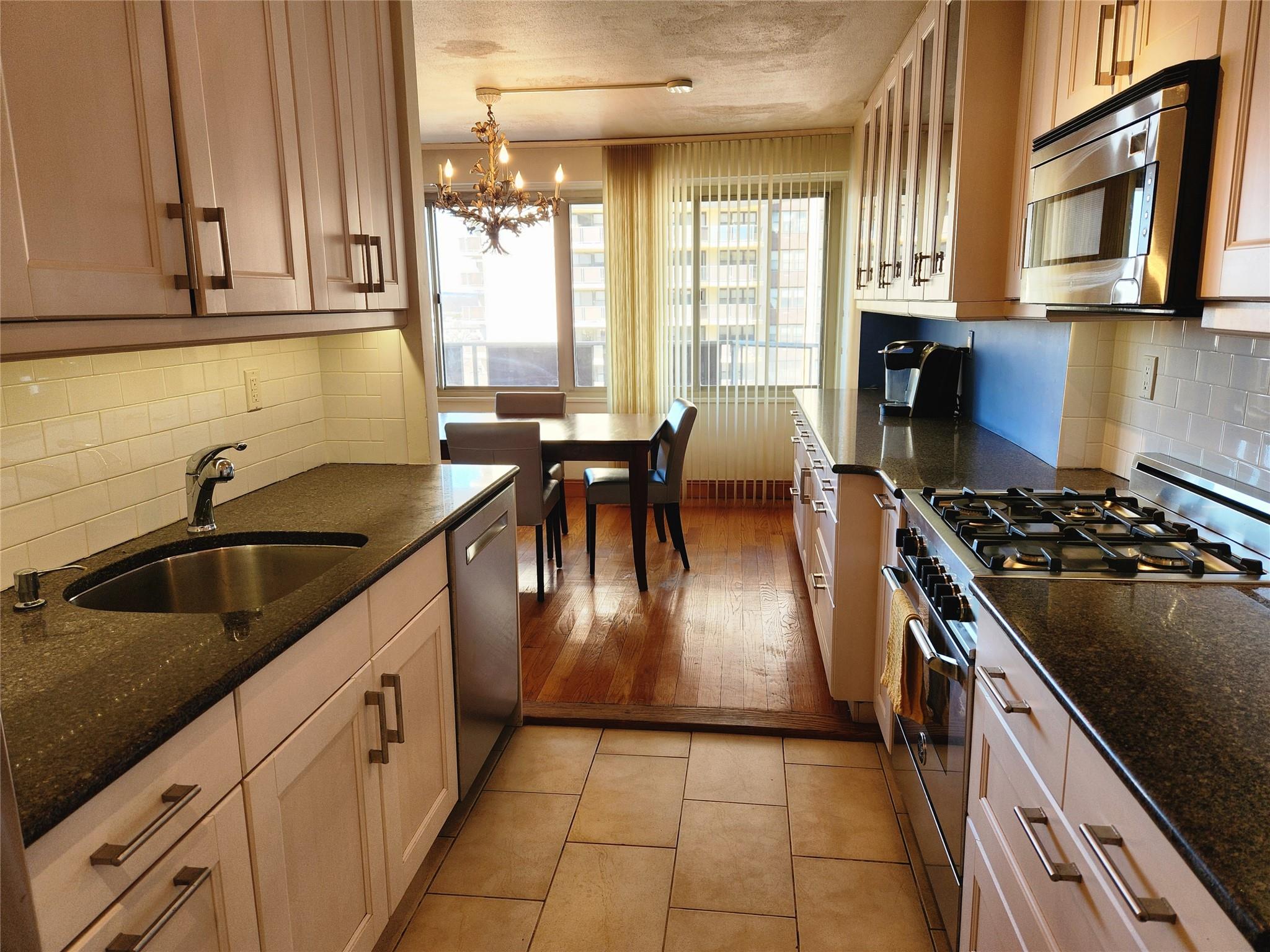 18-15 215th Street #6 M, New York, New York image 2