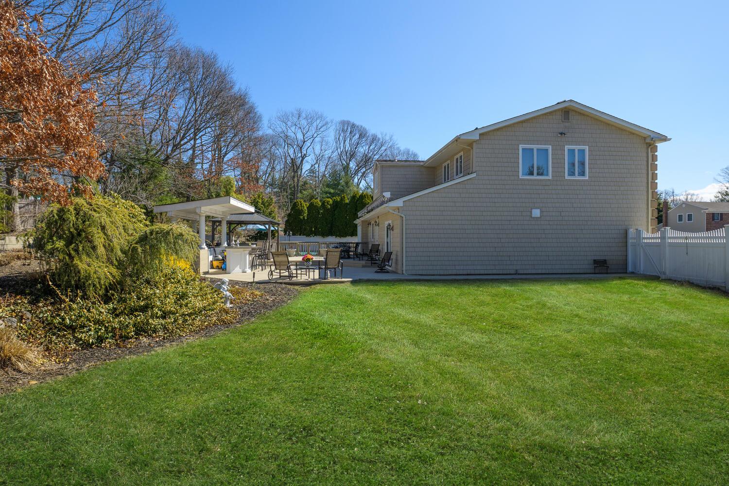 50 Townline Court, Hauppauge, New York image 30