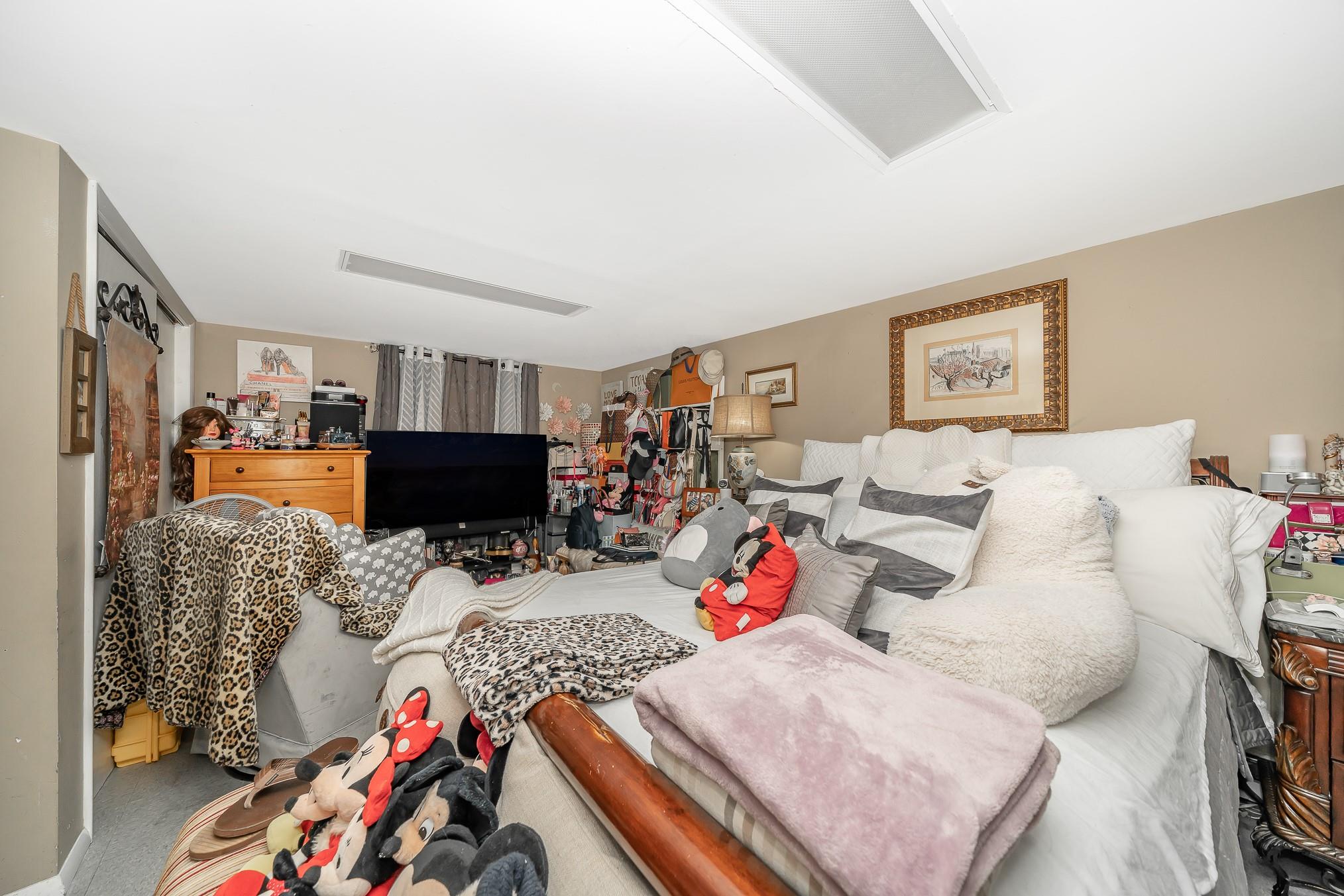 84 N 1st Street, Brentwood, New York image 23