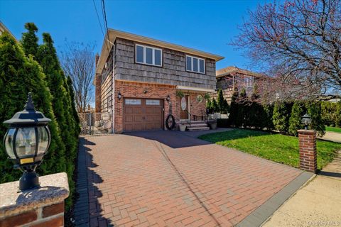 Homes For Sale - 34 Vandewater Avenue<br/> Floral Park, NY 11001