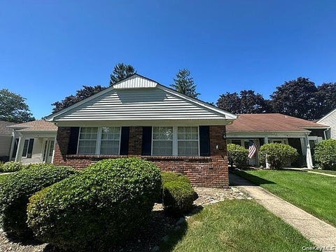 Condo For Sale - 6 Cobblestone Way<br/> Mount Sinai, NY 11766