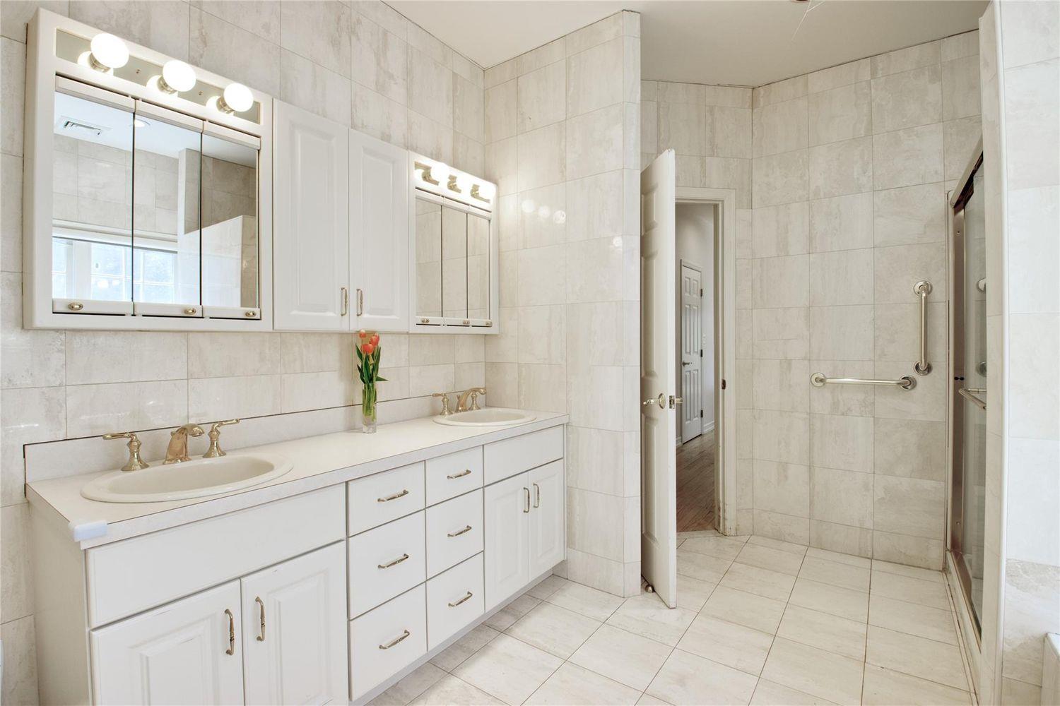 448 Links Drive, Roslyn, New York image 9