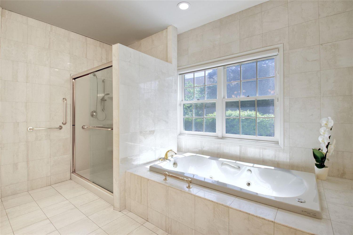 448 Links Drive, Roslyn, New York image 10