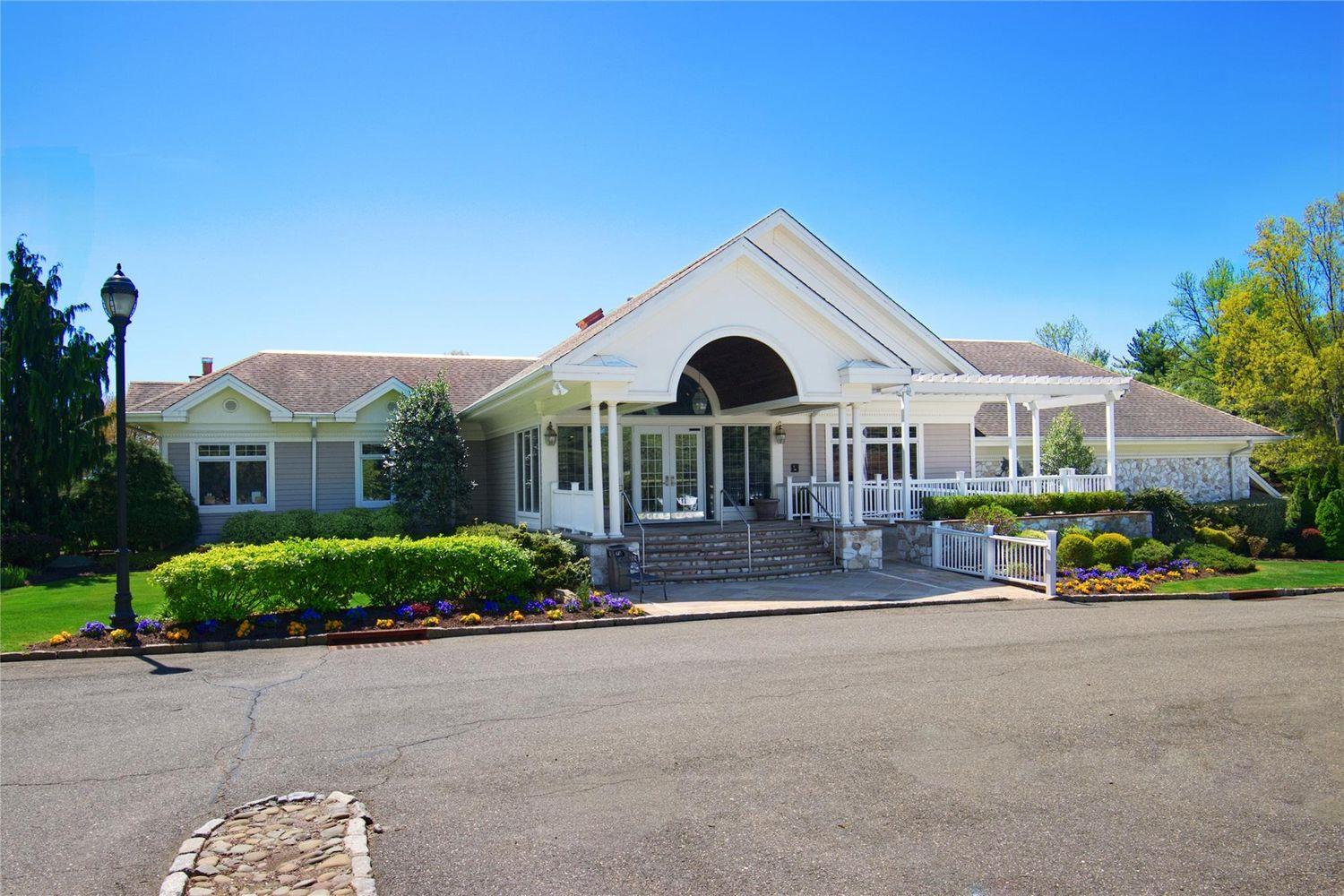 448 Links Drive, Roslyn, New York image 12