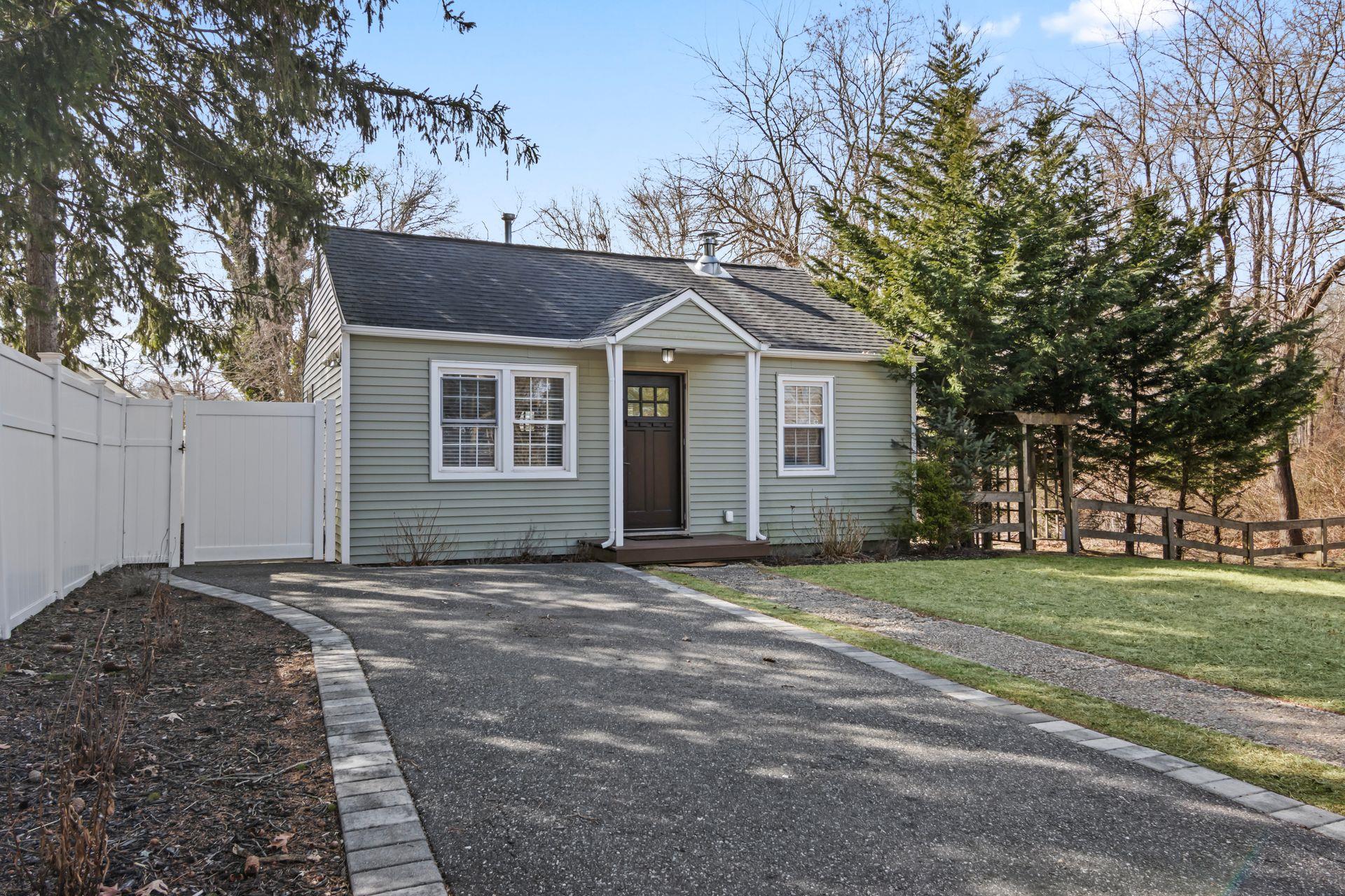 4 Kathryn Street, East Patchogue, New York image 2