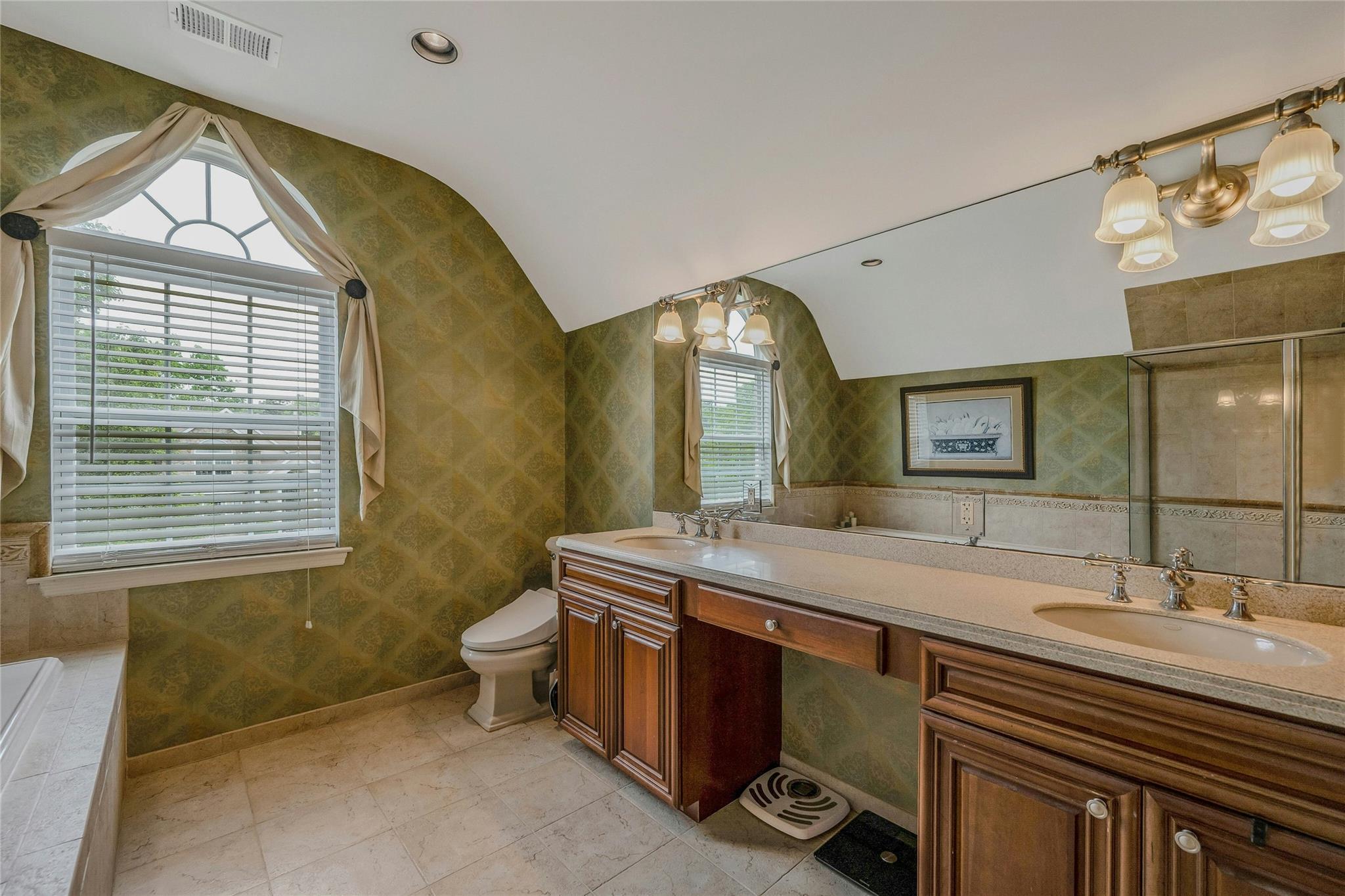 22 Monticello Drive, Shoreham, New York image 15