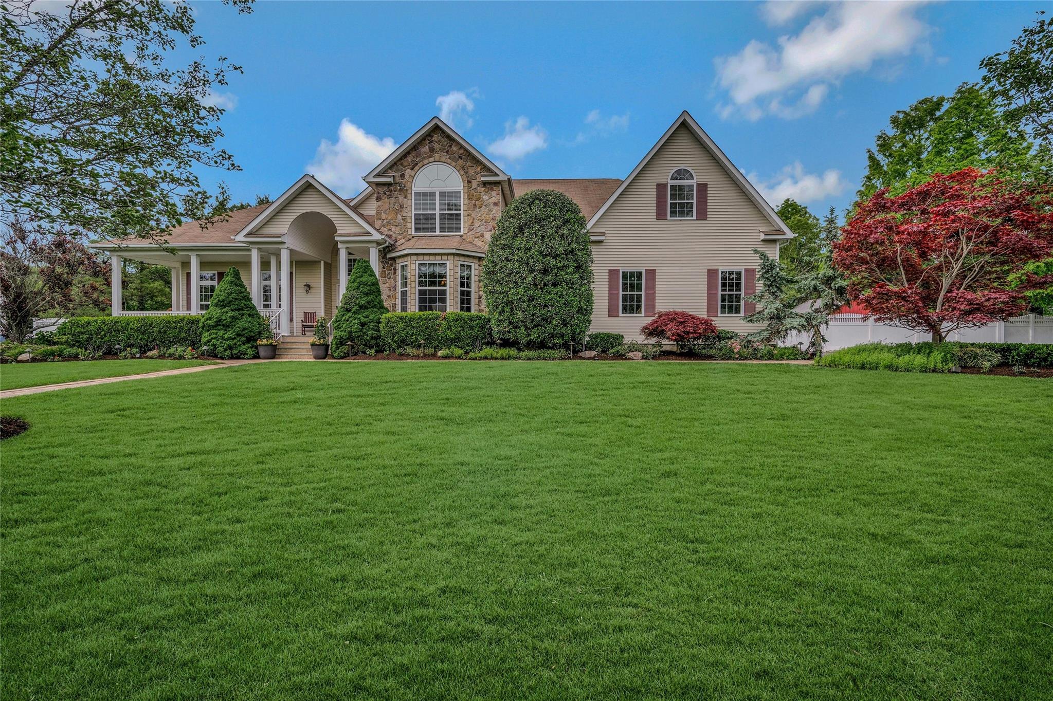 22 Monticello Drive, Shoreham, New York image 21