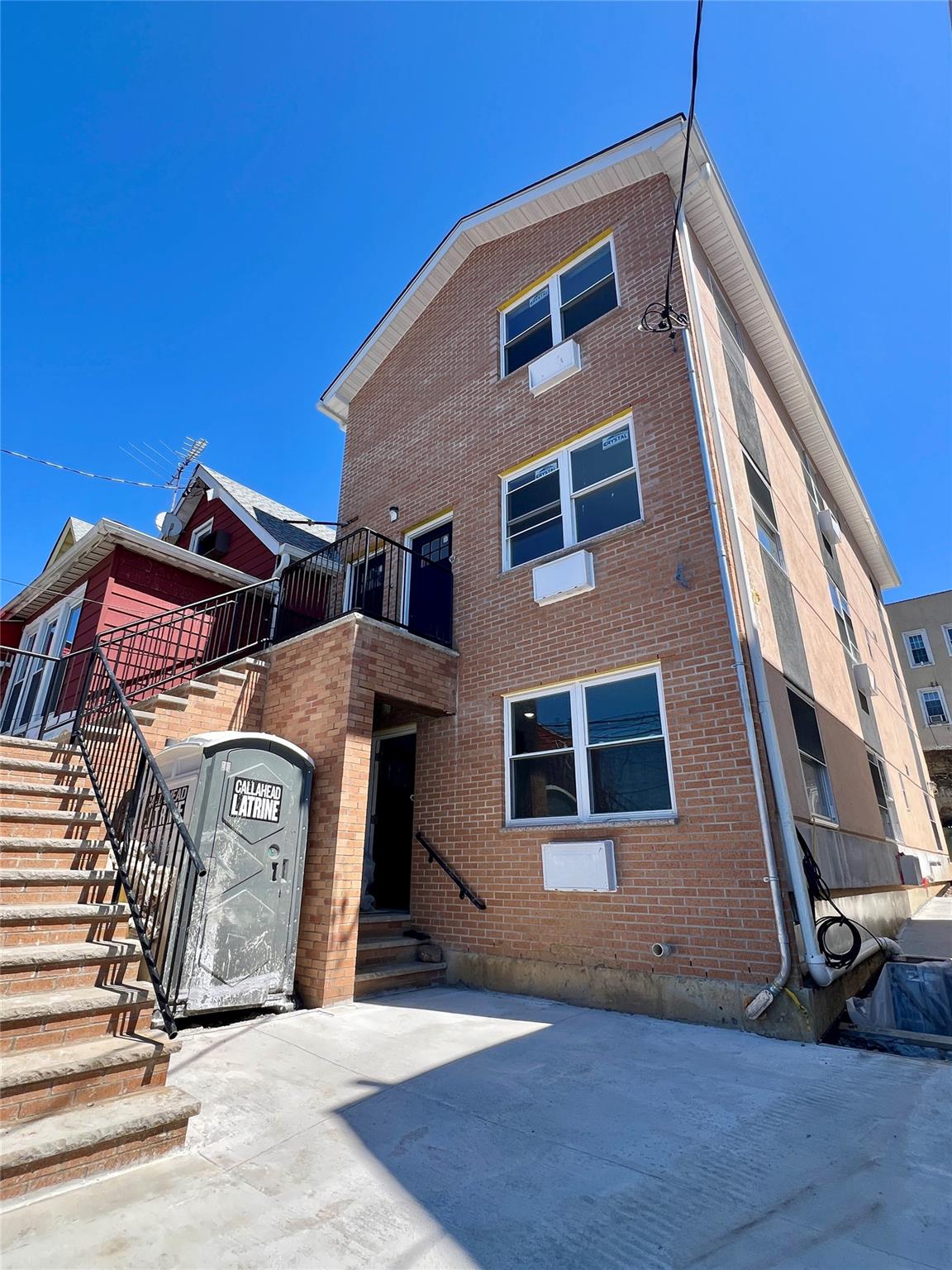 Bronx Boulevard, Bronx, New York - 9 Bedrooms  
3 Bathrooms - 