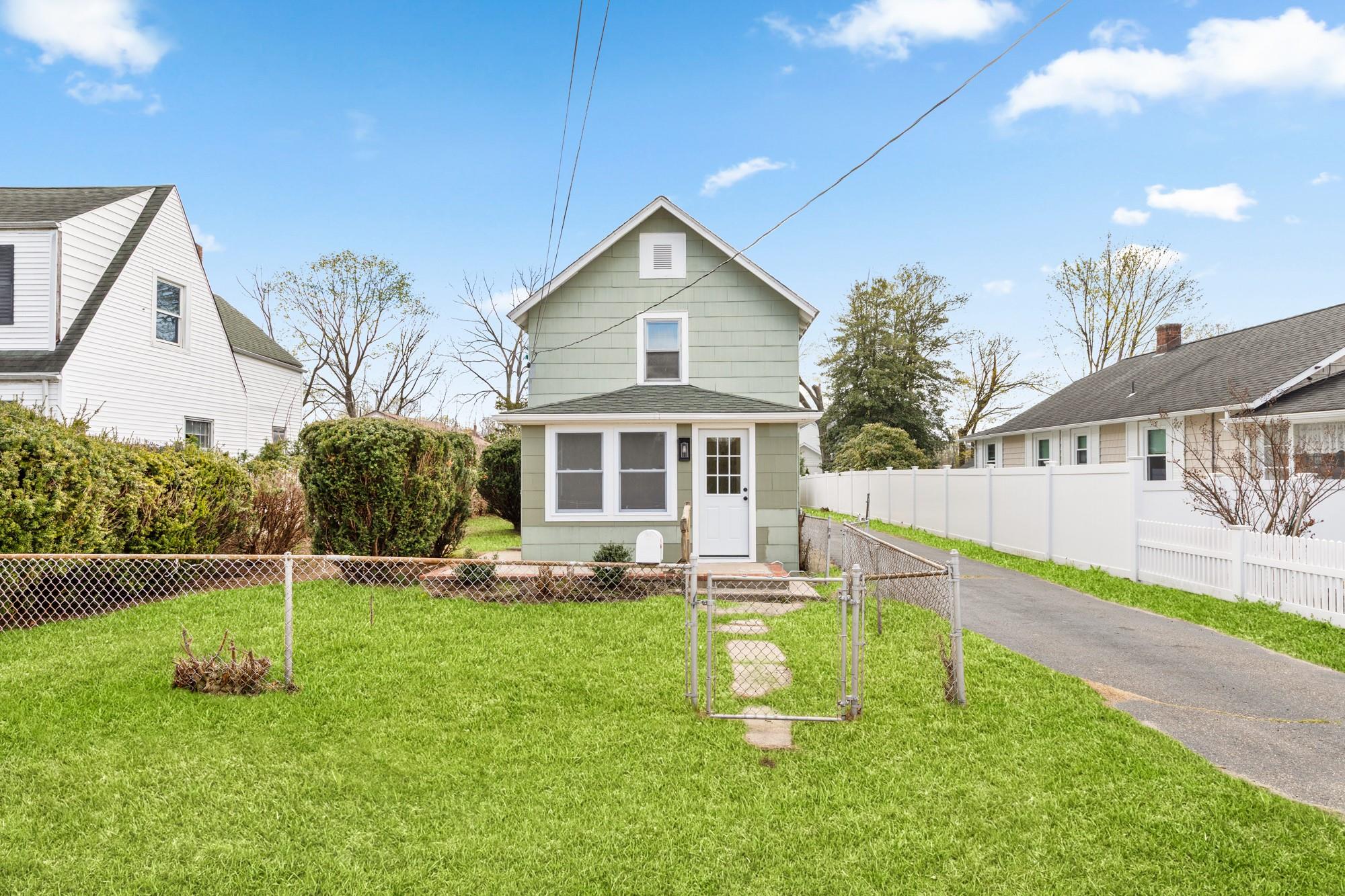 26 Dawson Avenue, Kings Park, New York image 1