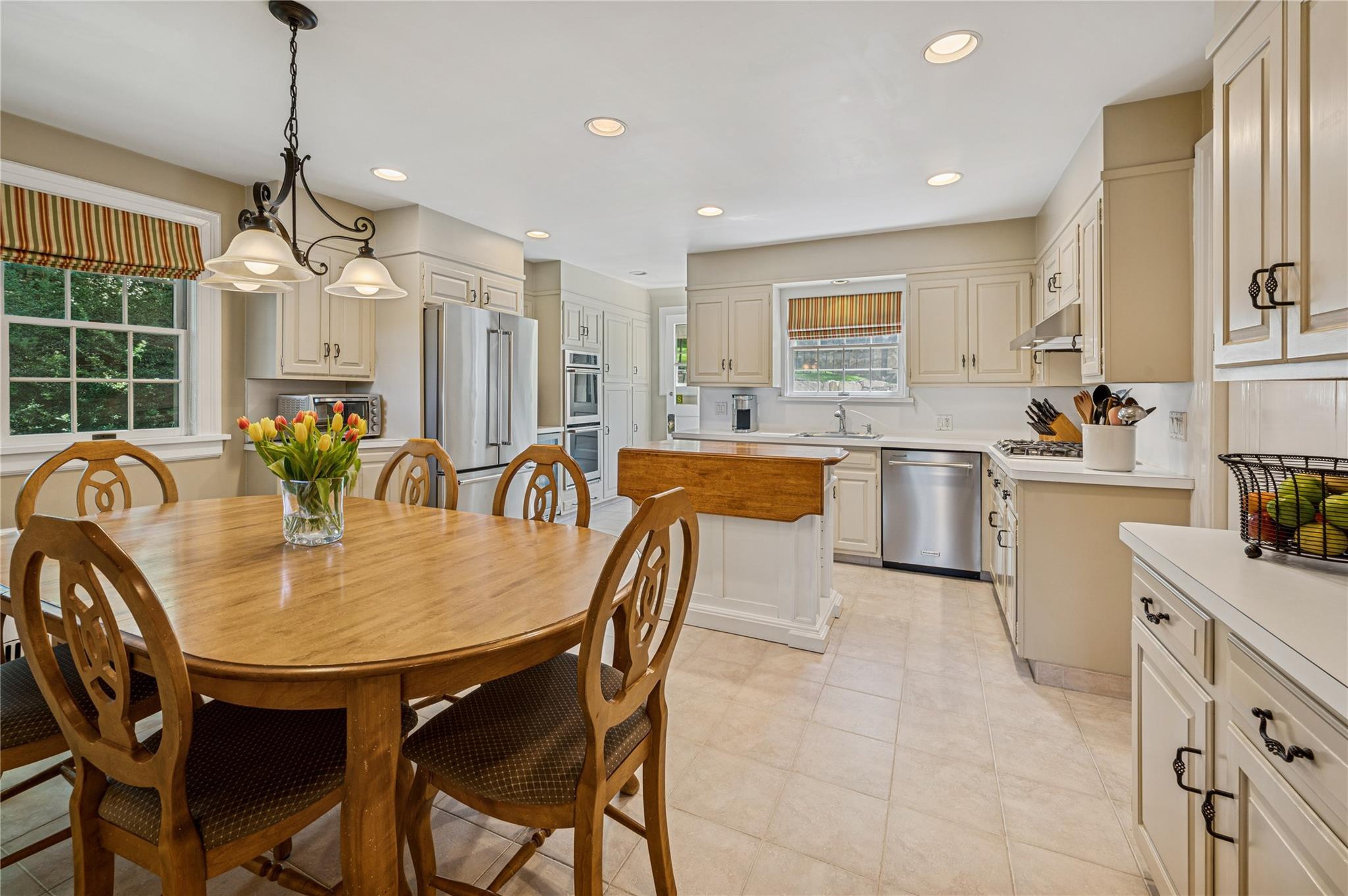 97 Summit Avenue, Bronxville, New York image 18