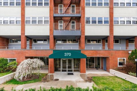Photo of 370 Westchester Avenue #5C, Port Chester, NY 10573 (MLS # 964438)
