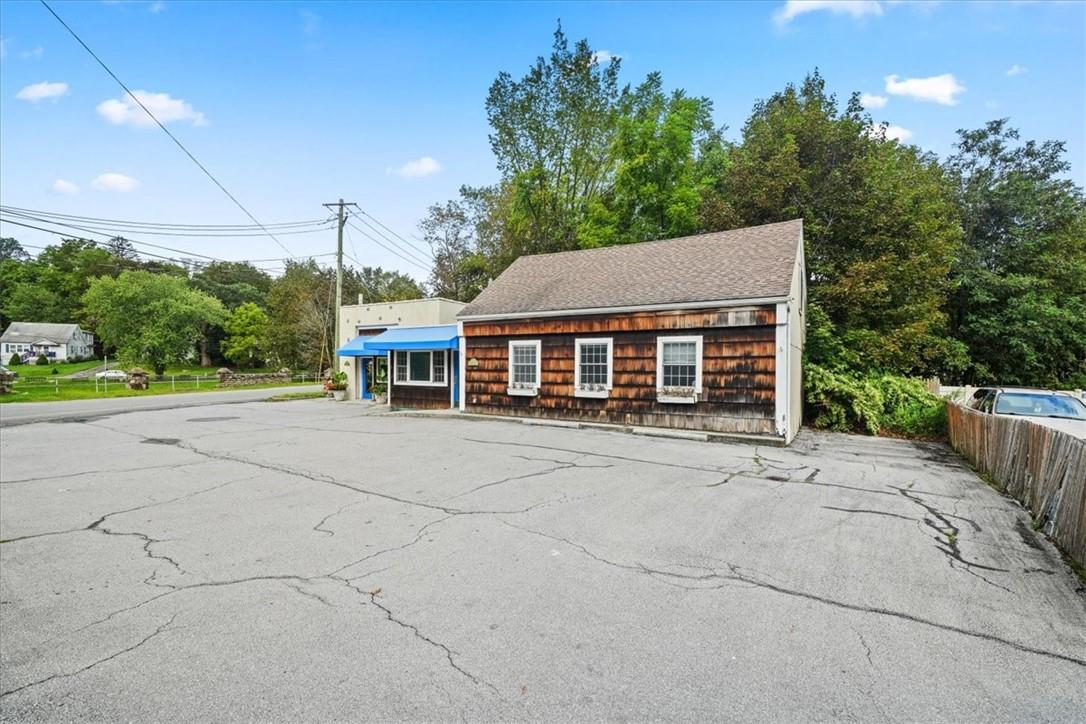 14 Lakes Road
