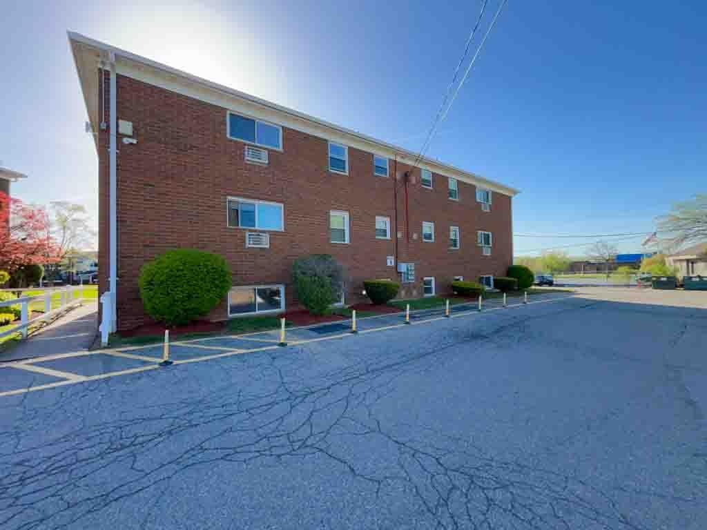 Route 9 1A, Wappingers Falls, New York - 2 Bedrooms  
2 Bathrooms  
4 Rooms - 