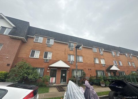 Multifamily For Sale - 1316 33rd Avenue<br/> Astoria, NY 11106