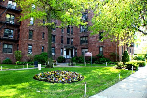 112-24 Northern Boulevard 2C Corona NY 11368