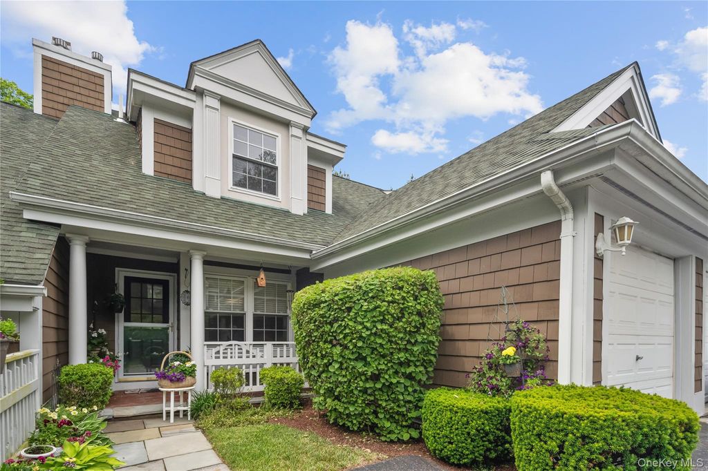 Photo of 4 Winterberry Lane, Briarcliff Manor, NY 10510 (MLS # 996366)