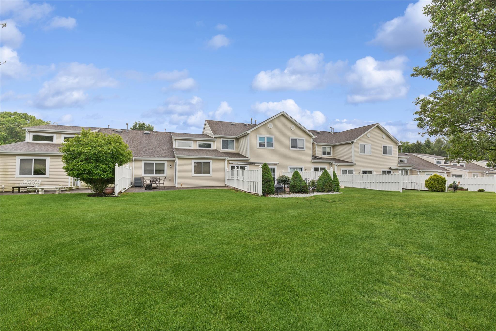552 Birchwood Park Drive, Middle Island, New York image 30