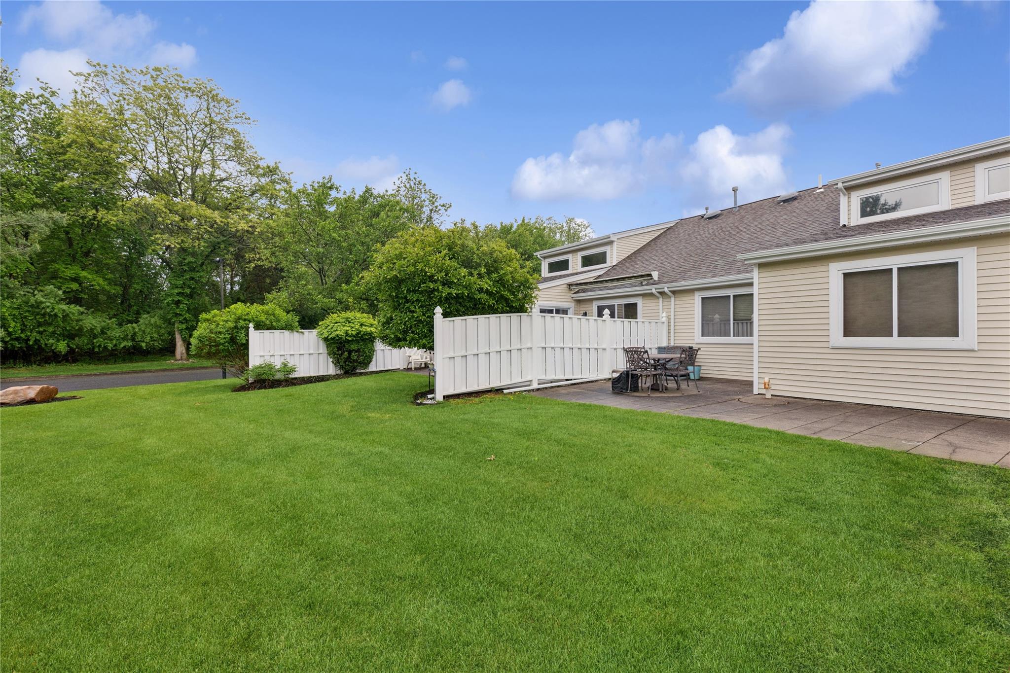 552 Birchwood Park Drive, Middle Island, New York image 27