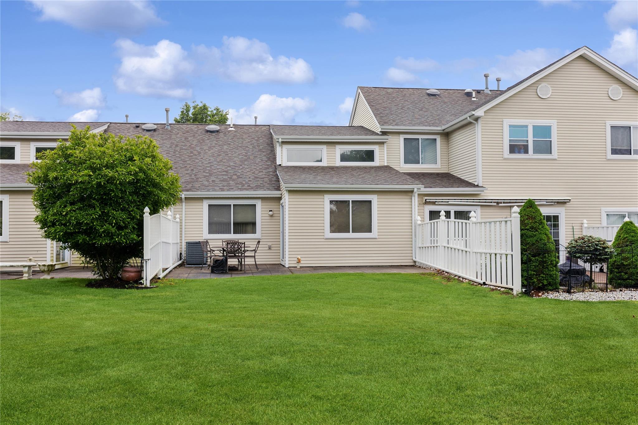 552 Birchwood Park Drive, Middle Island, New York image 28