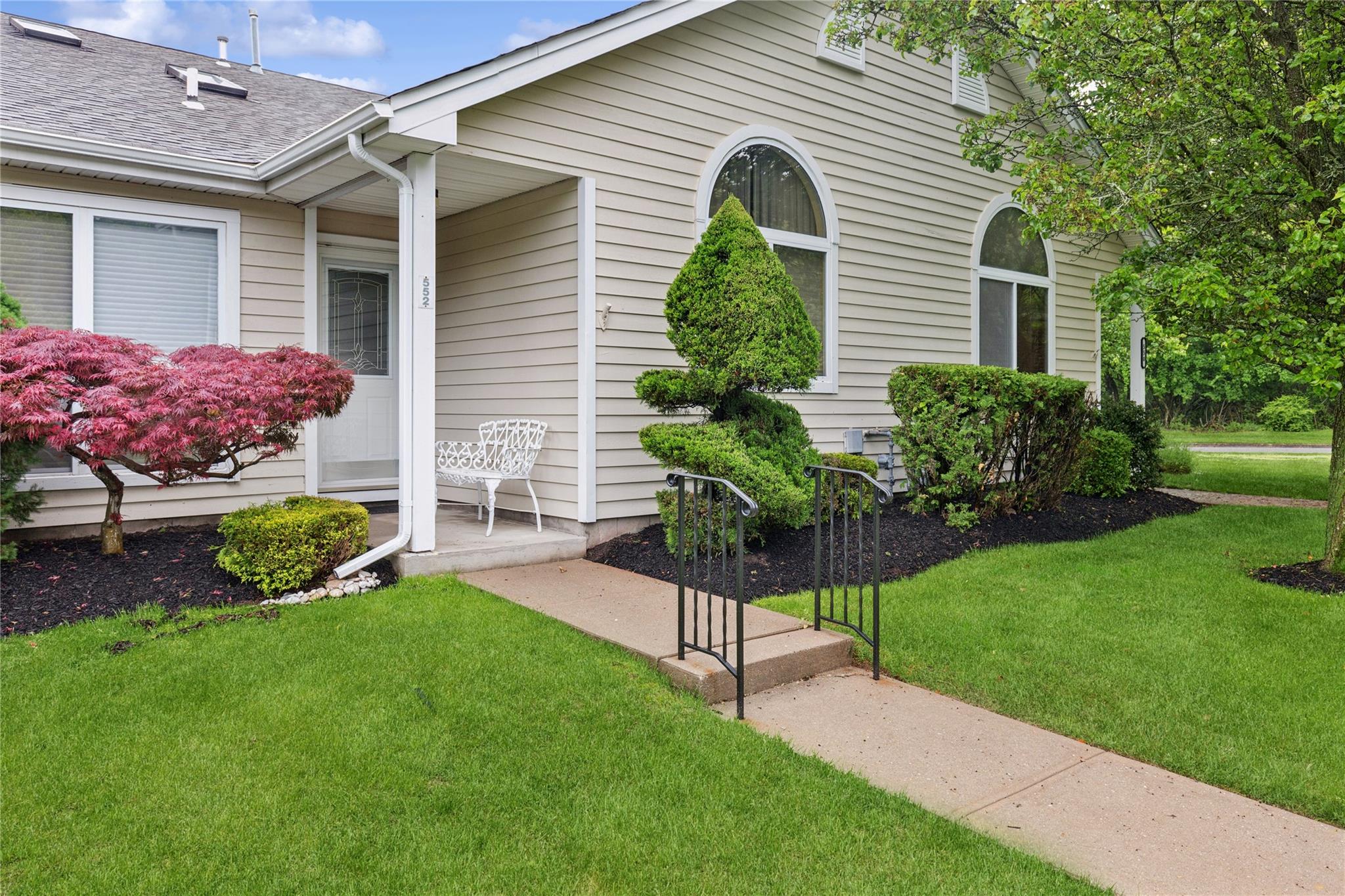 552 Birchwood Park Drive, Middle Island, New York image 2